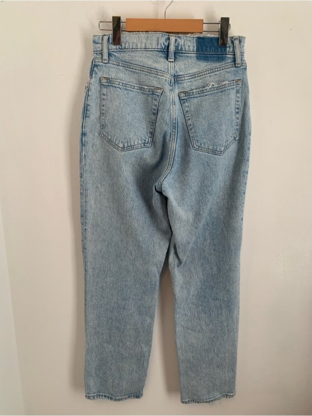 Abercrombie & Fitch High-Rise Light Wash Straight Jeans - Picture 4 of 8